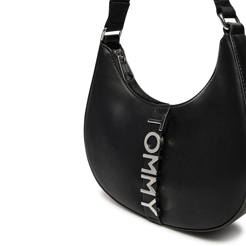 TOMMY JEANS City Metal Logo Shoulder Bag TB118